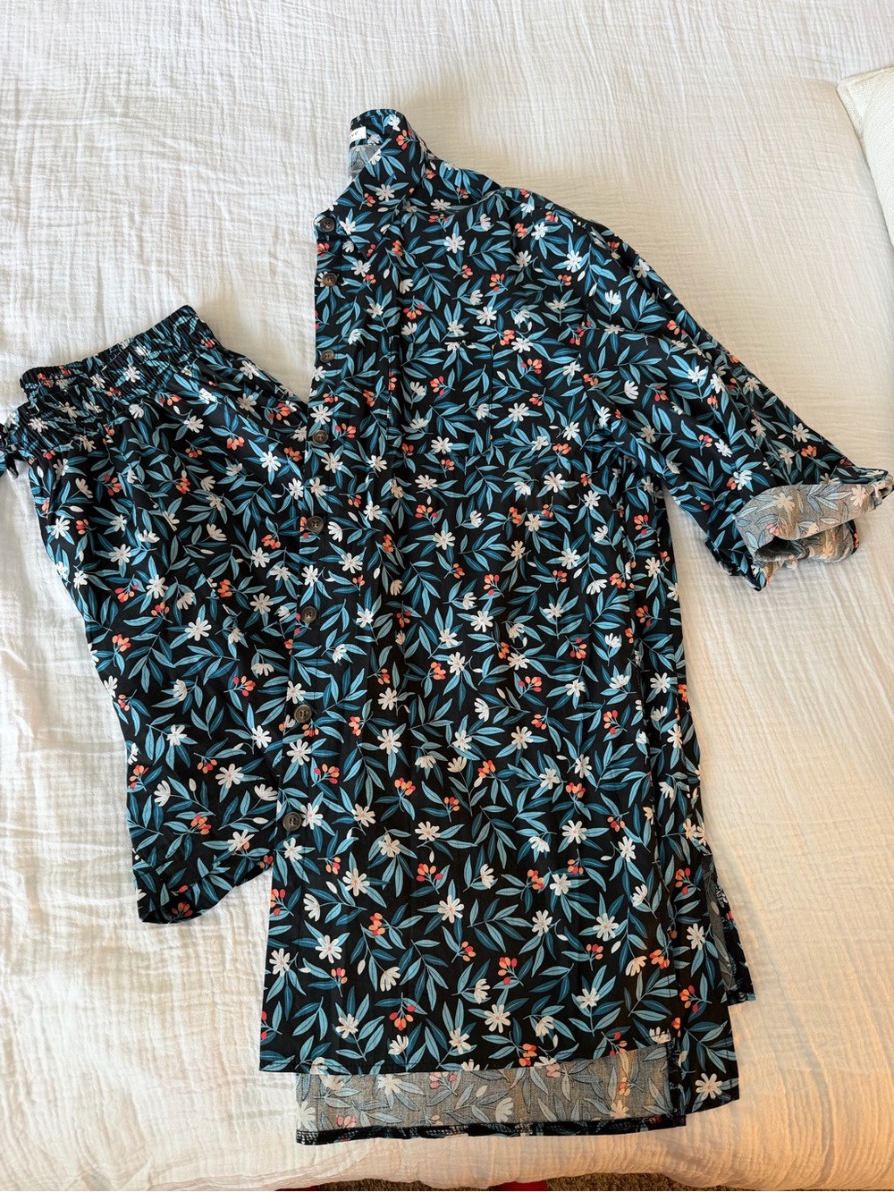 Women’s Button-Down Floral Shirt and Shorts Set in Navy Blue Floral - Picture 2 of 14